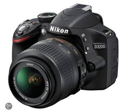 Nikon D3200 + 18-55mm VR