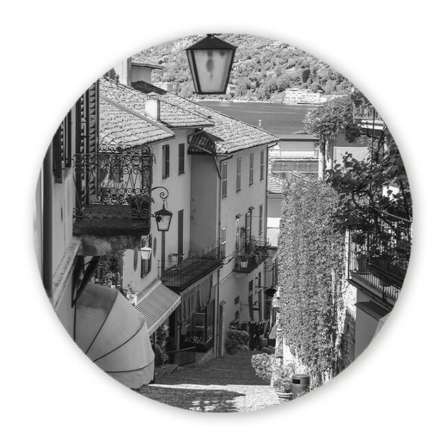 Sweet Living Wandcirkel Straatje bij het Comomeer - Zwart Wit