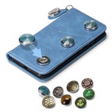 GranC wallet hoes lichtblauw met drukknopen voor de iPhone SE (2022 / 2020) / 8 / 7 / 6(s)