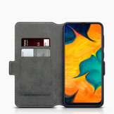 Slim wallet zwart hoes voor de Samsung Galaxy A30