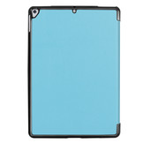 3-Vouw sleepcover hoes Lichtblauw voor de iPad 10.2 inch 2019, iPad 10.2 inch 2020 en iPad 10.2 inch 2021