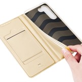 Samsung Galaxy S23 Plus Slim Bookcase hoesje - Goud