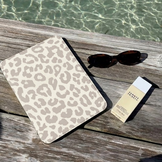 Kobo Libra Colour Hoesje - Vegan Saffiano Leren Sleep Cover - Met Handband en Auto Wake/Sleep - Calm Serengeti