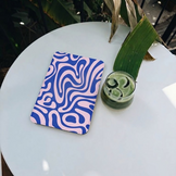 Kobo Clara BW / Clara Colour Hoesje - Vegan Saffiano Leren Sleep Cover - Met Handband en Auto Wake/Sleep - Voilet Vortex
