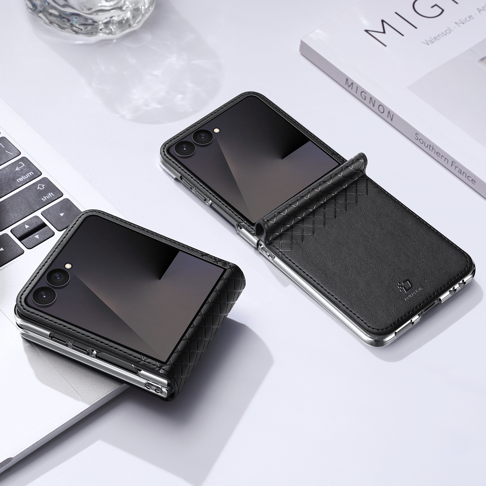 Samsung Galaxy Z Flip 8 Leren hoes Backcover - Zwart