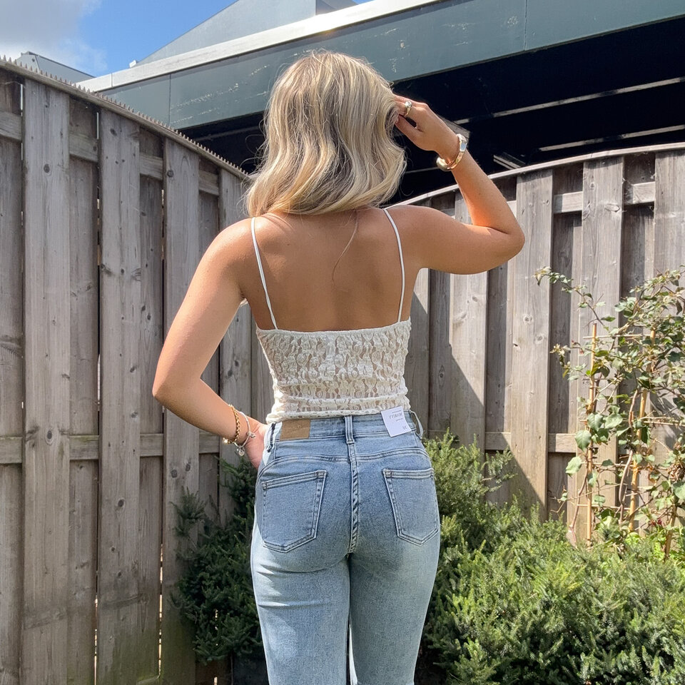 Maura Lace Body Wit