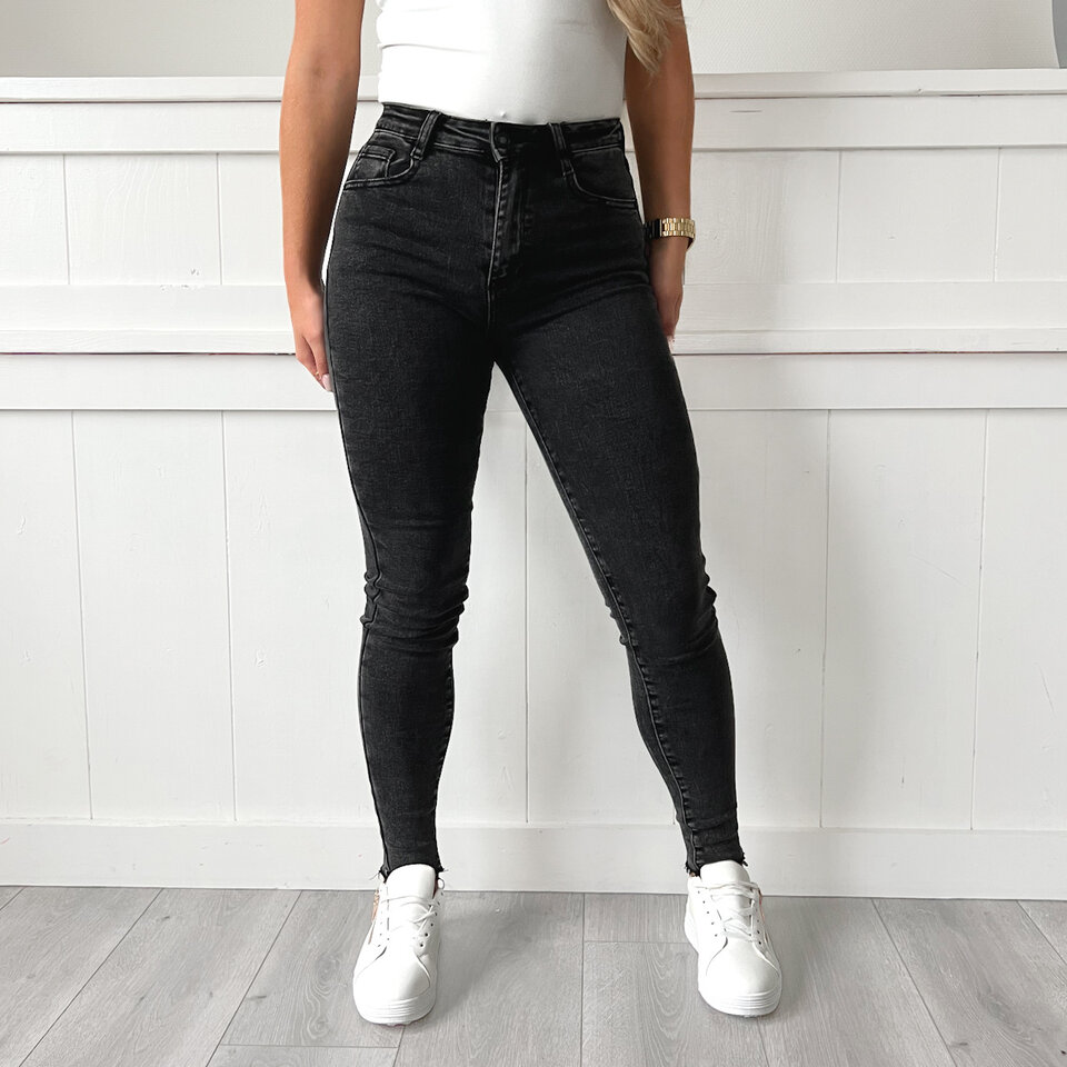 Naomi Jeans Zwart
