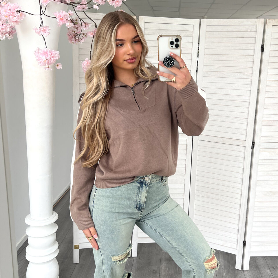 Emma Trui Taupe