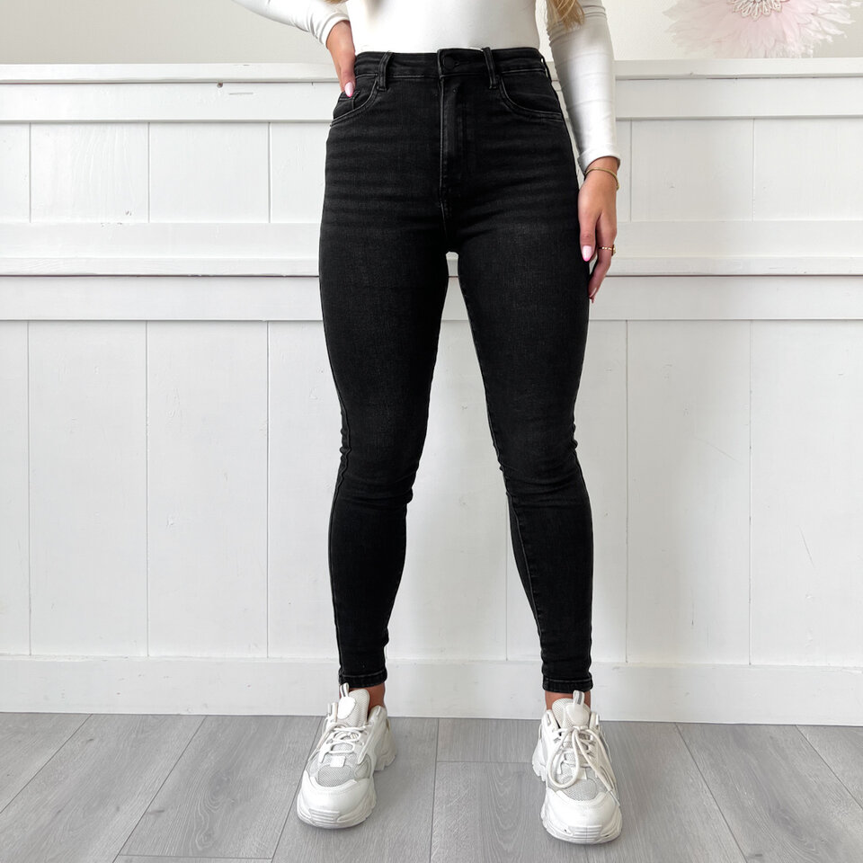 Nikki Skinny Jeans Zwart