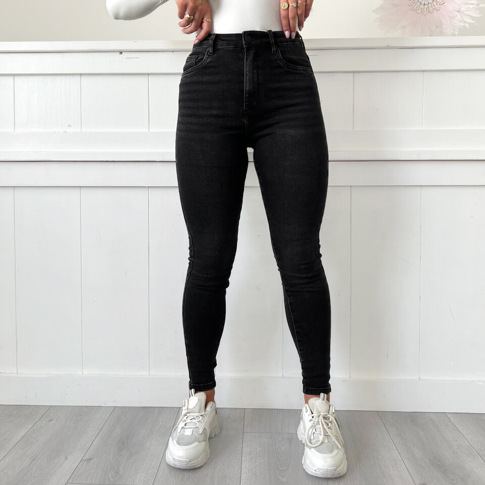 Nikki Skinny Jeans Zwart