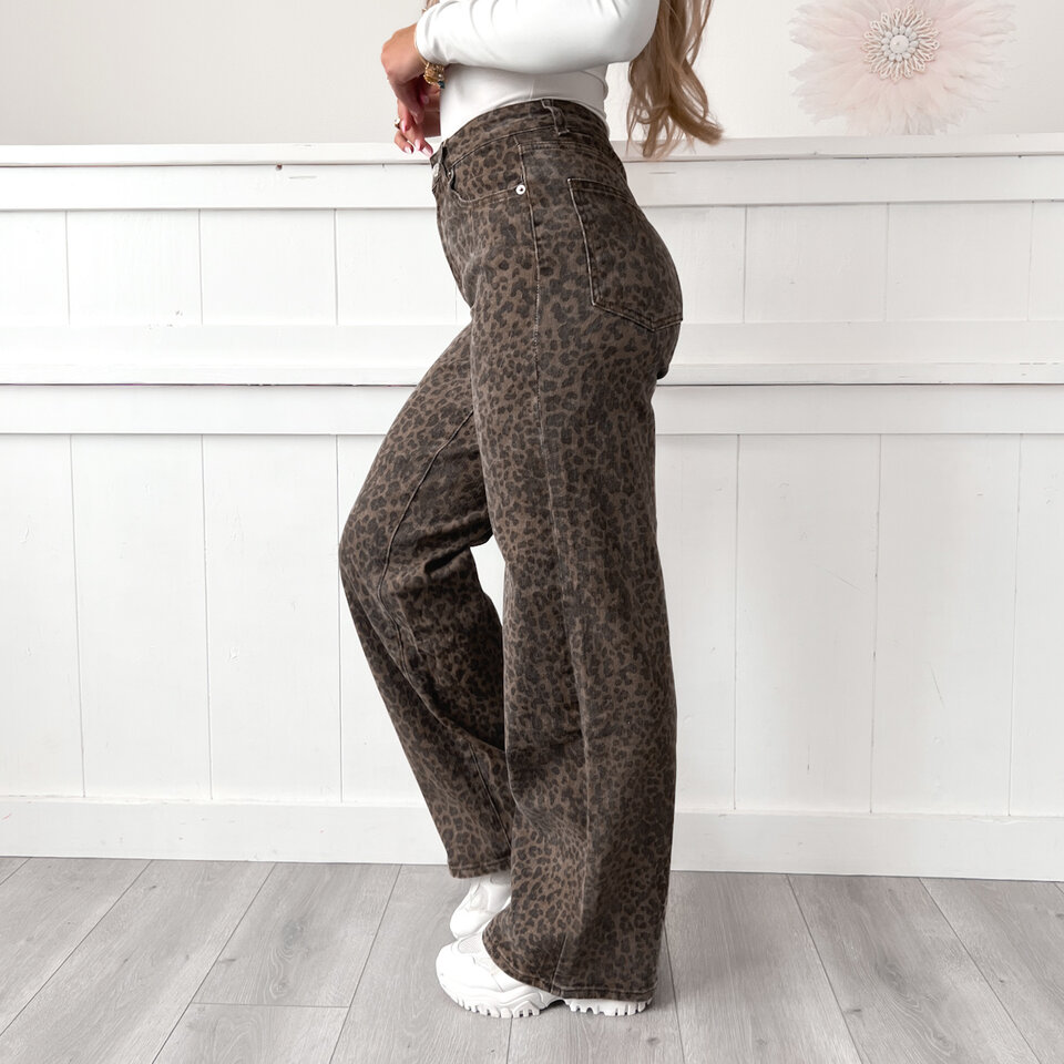 New Leopard Dad Fit Jeans Bruin