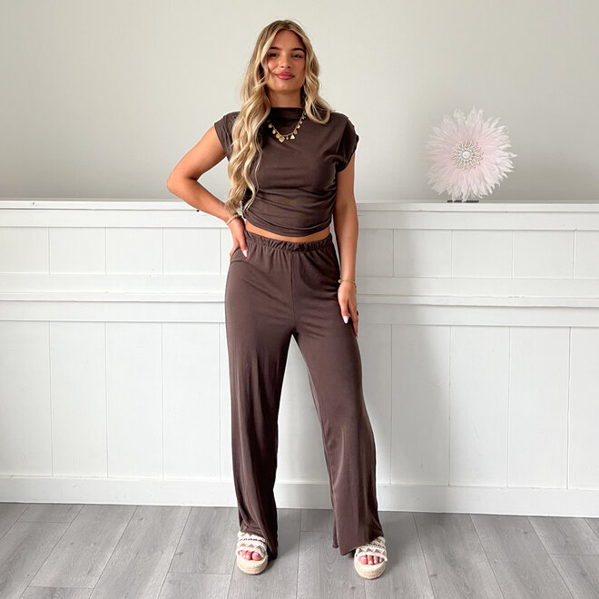 Barbara Set Bruin