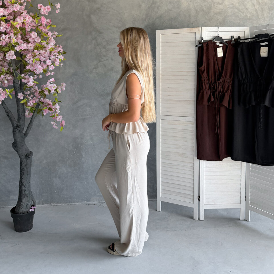 Julia Set Beige
