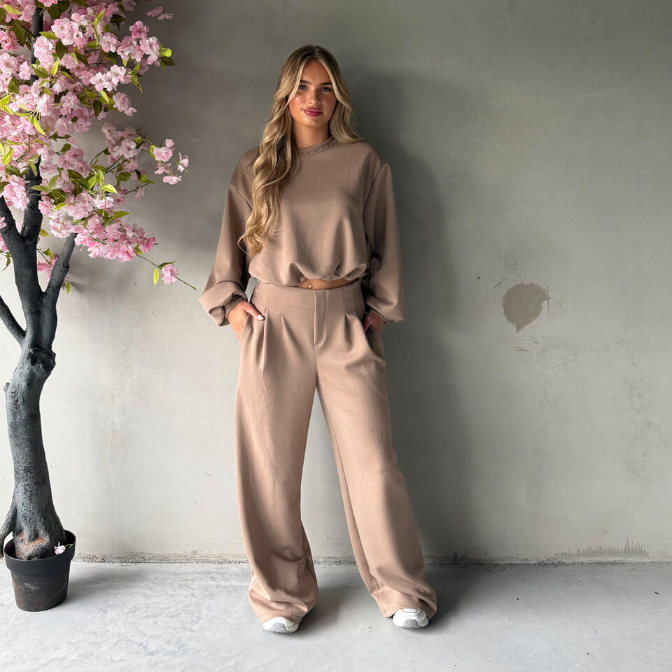 Elena Set Zand