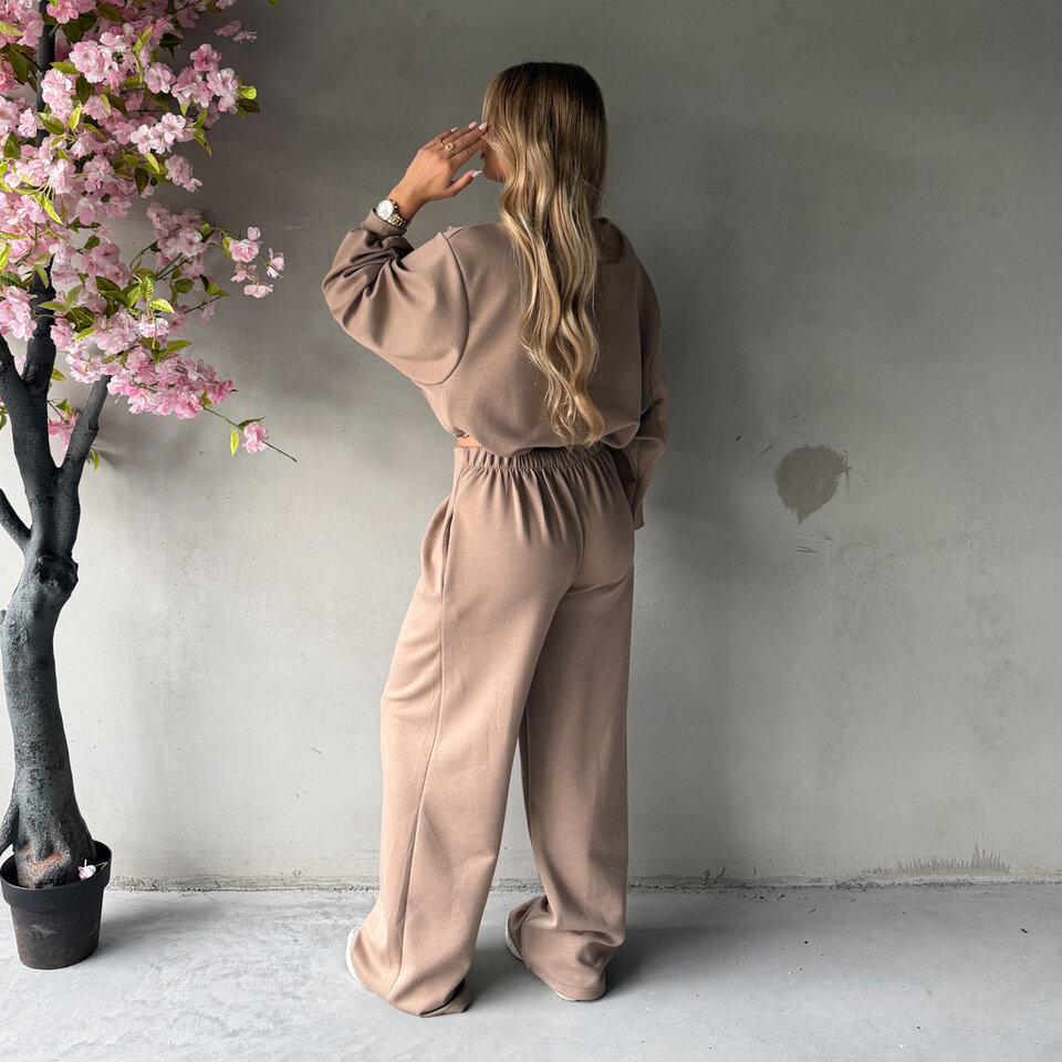 Elena Set Zand