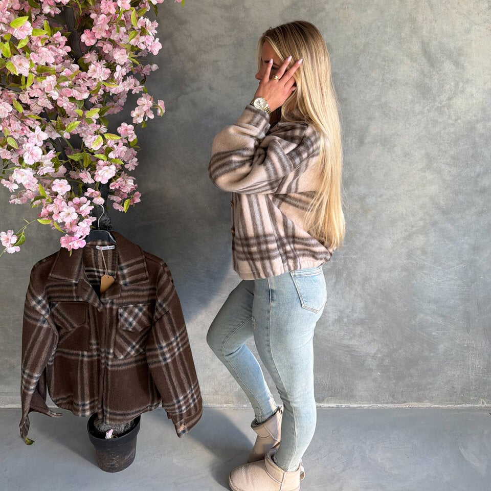 Thirza Ruiten Jas Beige