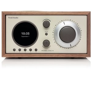 Tivoli Audio Model One+ AM/FM / AUX IN / DAB/DAB+ - Walnoot Tivoli Audio Model One+ AM/FM / AUX IN / DAB/DAB+ - Walnoot