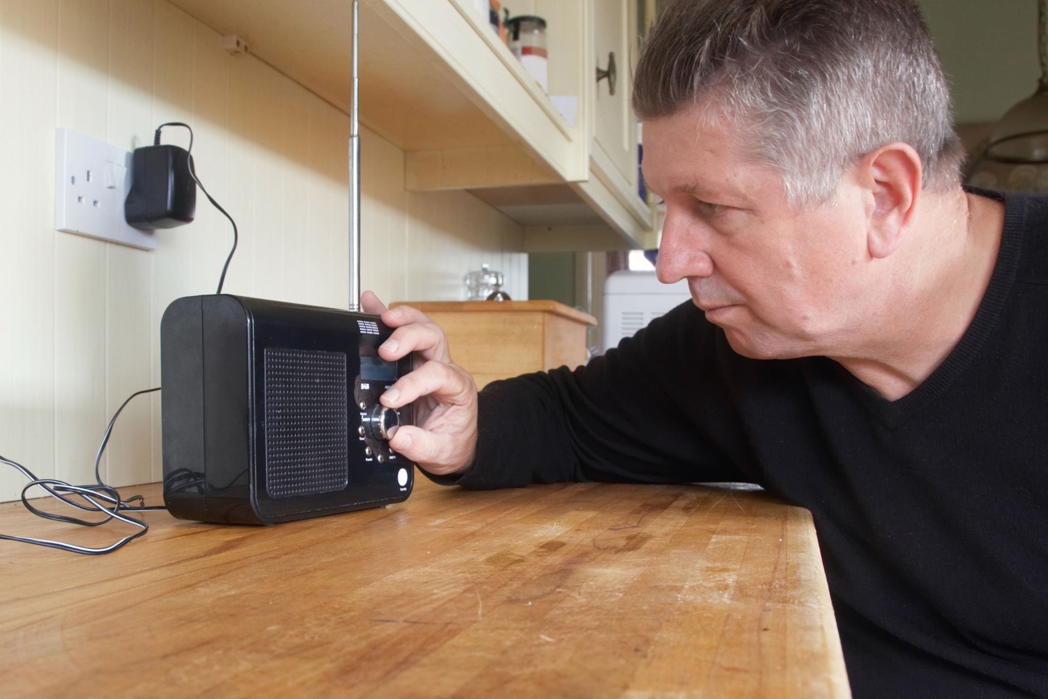 DAB+ radiozenders instellen, zo doet u dat! (Stap voor stap gids) Estyle Audio