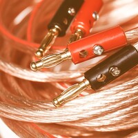 Banaanstekker aansluiten, zo doe u dat.