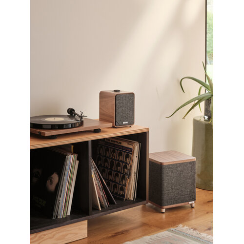 Ruark Audio Ruark Audio RS1 subwoofer met ingebouwde versterker - walnoot