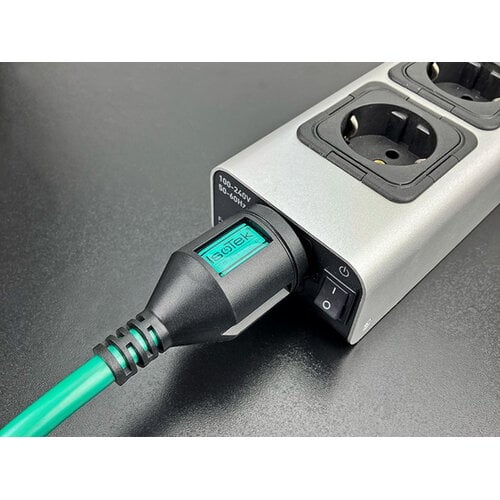 IsoTek IsoTek V5 Polaris Stekkerblok + EVO3 Initium voedingskabel (1.5m) - Grijs/Groen