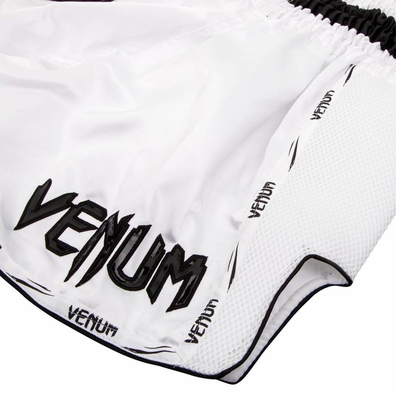 Venum Venum Kickboxing Shorts Giant Weiss Schwarz Muay Thai Shorts