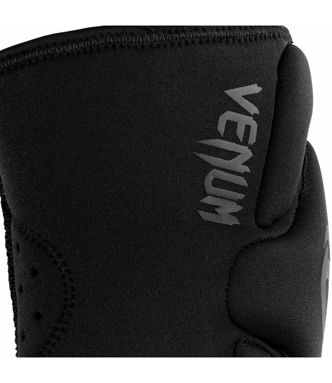 Venum Knieschutz Kontact Gel Knieschoner Schwarz auf Schwarz