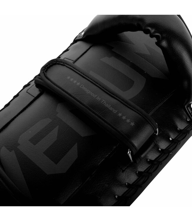 Venum Giant Kick Pads – Schwarz/Schwarz (Paar) – Kickboxen & Muay Thai