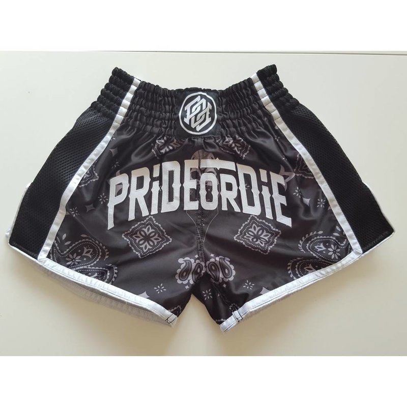 Pride or Die Pride or Die Muay Thai Shorts RISE Zwart Wit