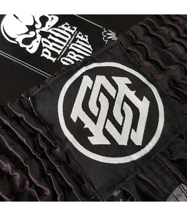 Pride or Die Muay Thai Shorts RISE Schwarz Weiß