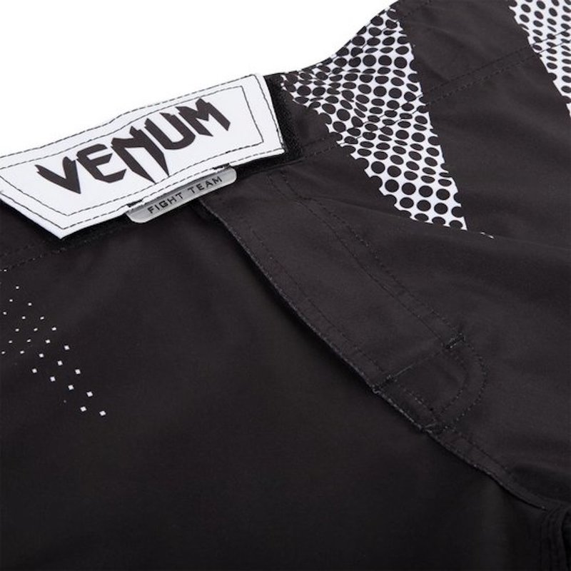 Venum Venum Jaws MMA Fightshorts Schwarz Weiss Venum Kleidung