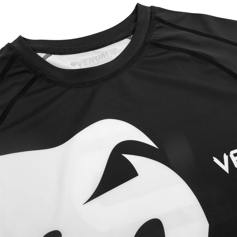 Venum Venum Giant Rashguard Black L / S door Venum MMA Fightwear