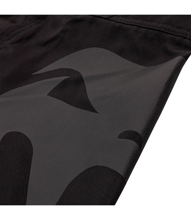 Venum MMA Kleidung Fight Shorts Light 3.0 Schwarz Schwarz
