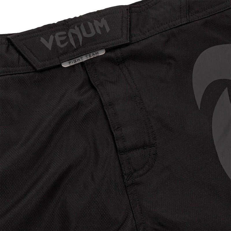 Venum Venum MMA Kleding Fight Shorts Light 3.0 Zwart Zwart