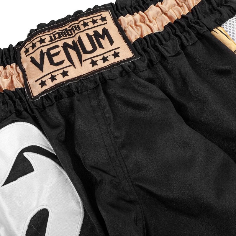 Venum Venum Muay Thai Shorts Giant Schwarz Gold Weiss