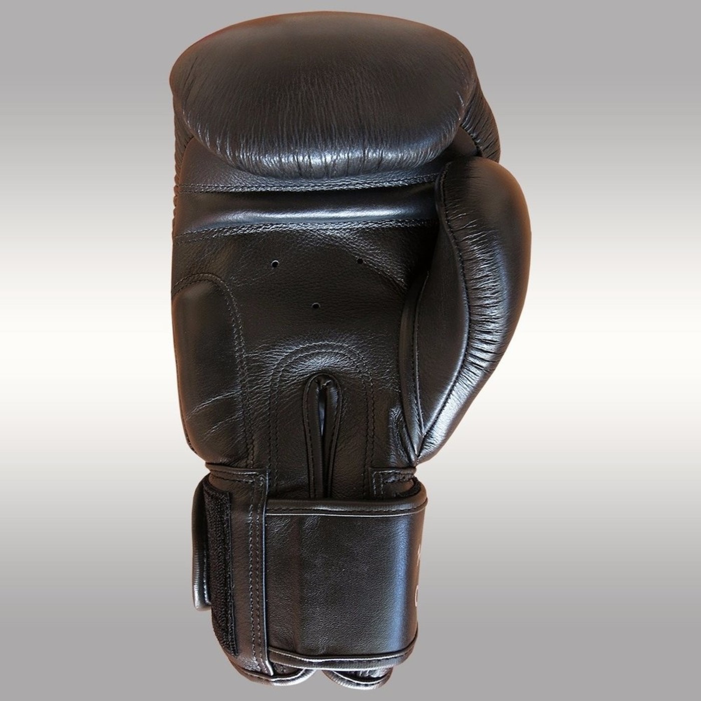 MUAY® Premium Leather Boxing Gloves Black Black FIGHTWEAR SHOP EUROPE