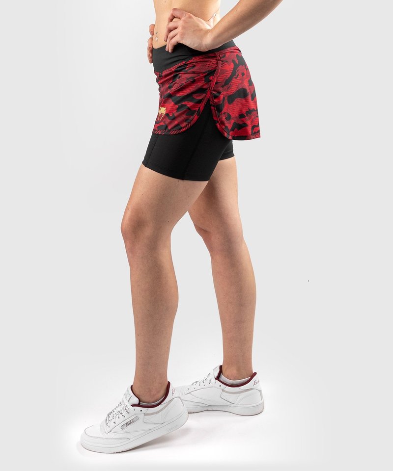 Venum Venum Defender 2.0 Hybrid Kompressionsshorts Frauen Schwarz Rot