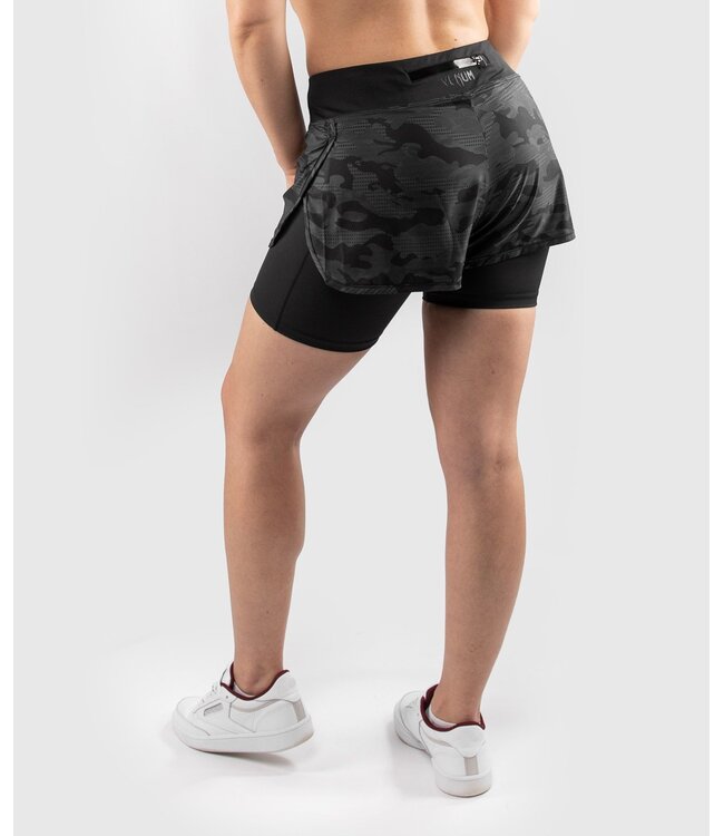 Venum Defender 2.0 Hybrid Kompressionsshorts Frauen Schwarz Camo