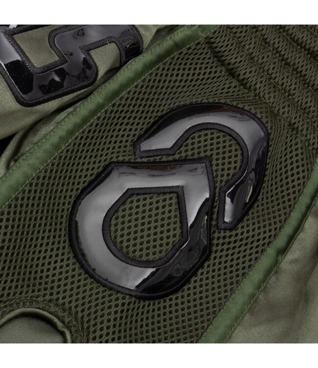 8 Wapens Muay Thai Short Carbon Noir Olive Green
