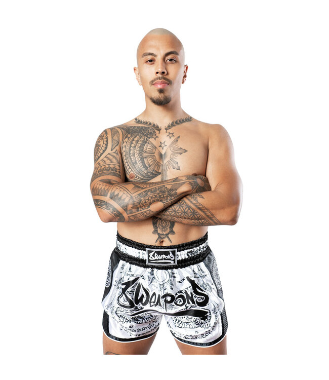 8 Wapens Muay Thai Short Carbon Sak Yant Tigers White