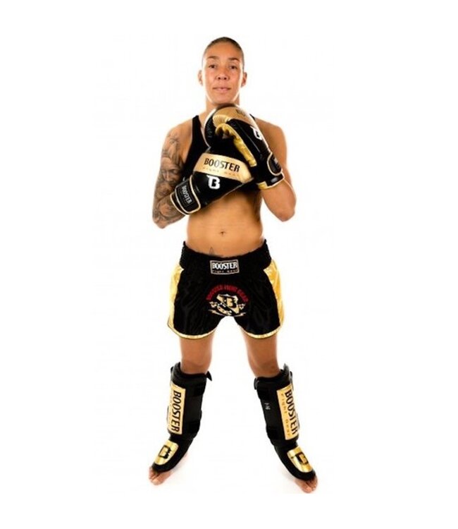 Booster Muay Thai Short TBT Pro 4.4 Zwart Goud Kickboks Broekje