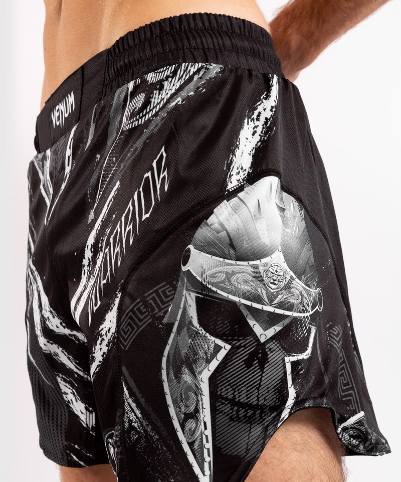 Venum Venum GLDTR 4.0 Fightshorts Zwart Wit