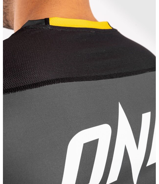 Venum ONE FC Impact Dry Tech T-shirt Grijs Geel