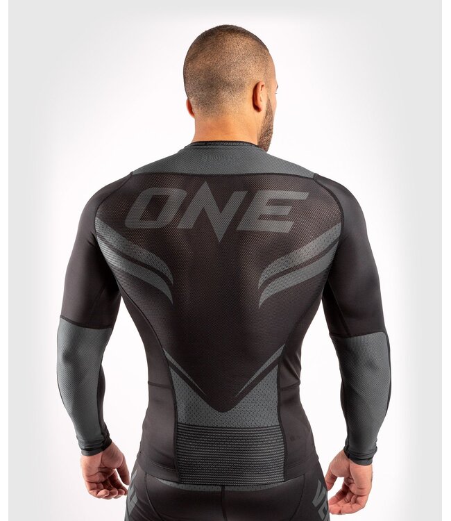 Venum ONE FC Impact Rashguard L/A Schwarz Schwarz