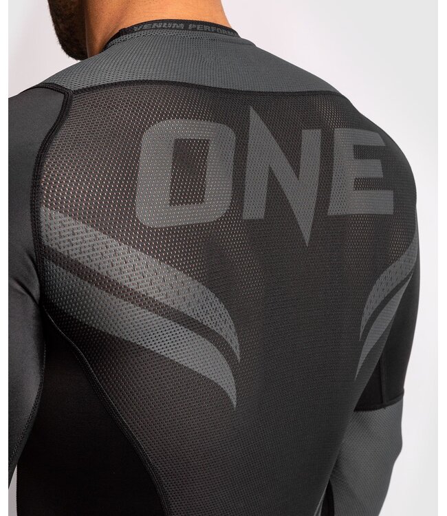 Venum ONE FC Impact Rashguard L/S Zwart Zwart