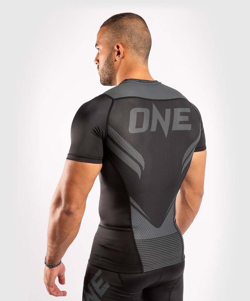 Venum Venum ONE FC Impact Rashguard K/A Schwarz Schwarz