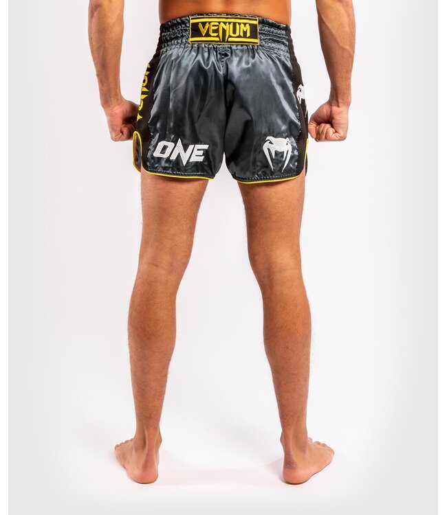 Venum ONE FC Impact Muay Thai Shorts Grau Schwarz