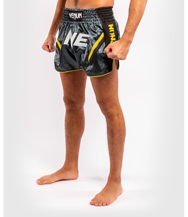 Venum ONE FC Impact Muay Thai Shorts Grau Schwarz