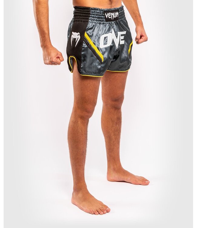 Venum ONE FC Impact Muay Thai Shorts Grau Schwarz