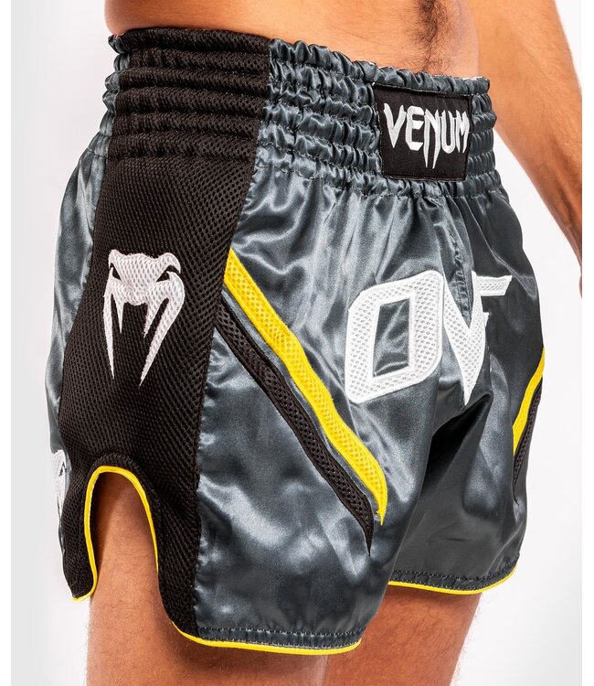 Venum ONE FC Impact Muay Thai Shorts Grau Schwarz